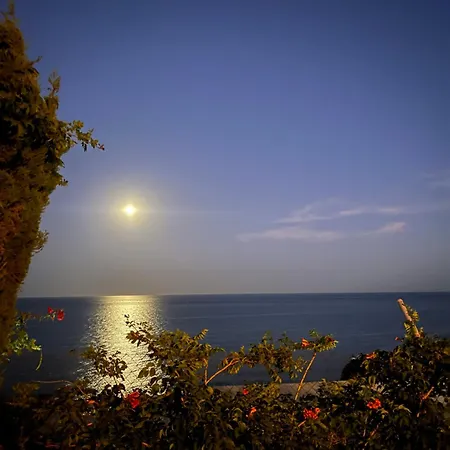 La Roca Sea View *