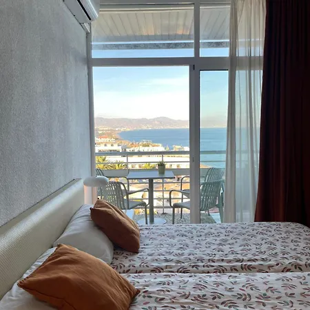 La Roca Sea View *