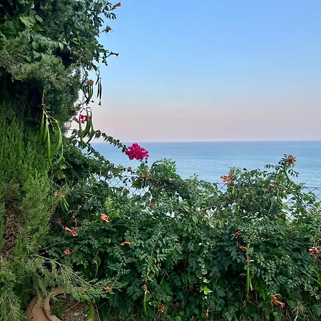 La Roca Sea View *