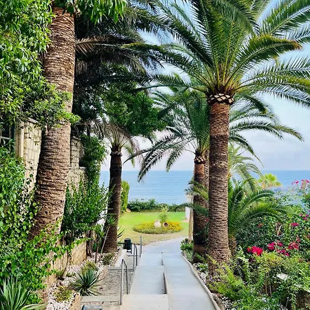 Torre De La Roca Торремолинос